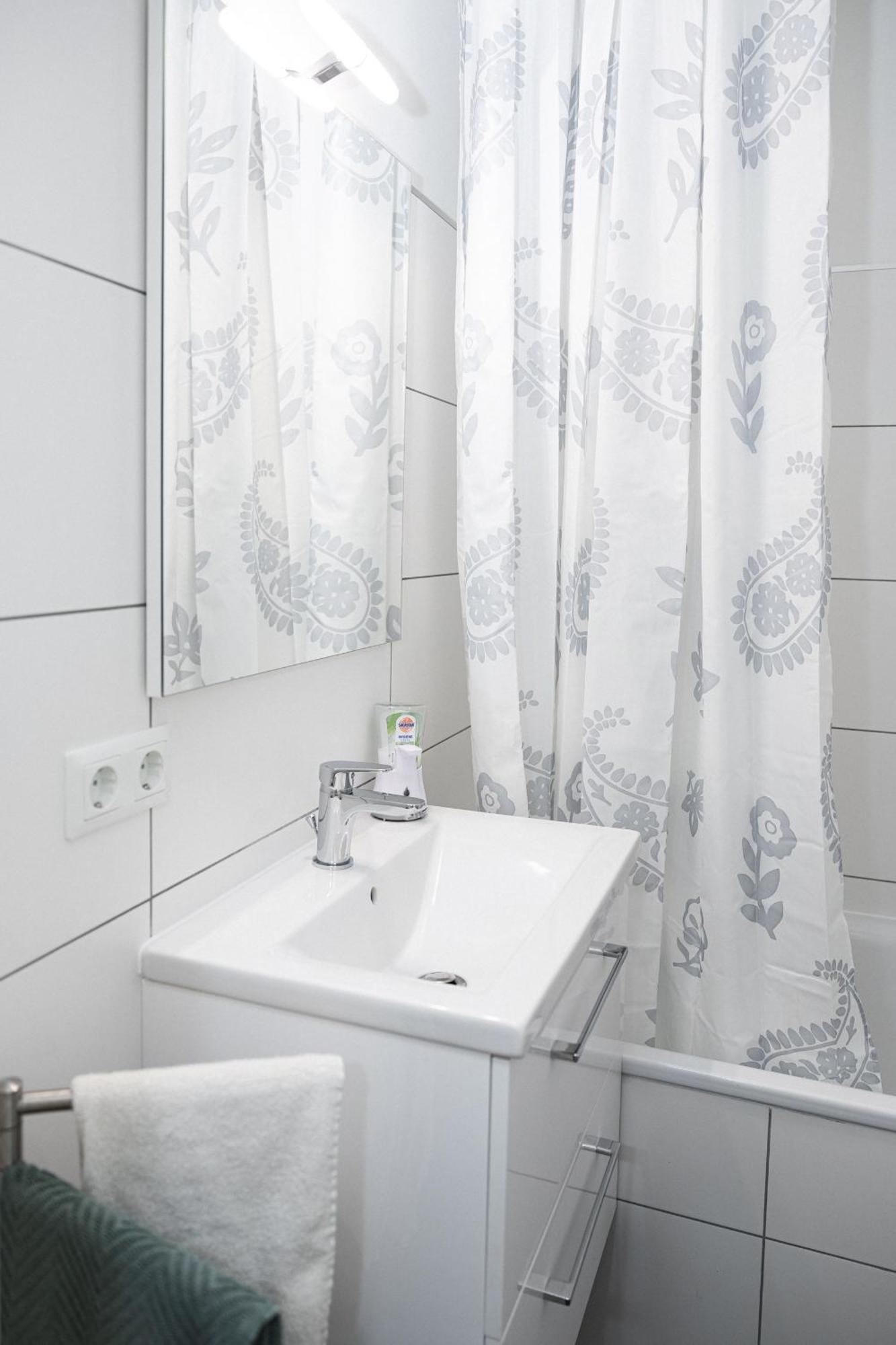 Apartment Schoene 008 Am Mit Wi-fi & Netflix Bielefeld